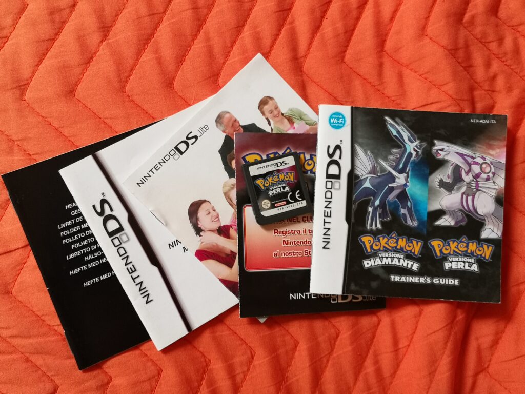 Pokémon Versione Perla, libretti e scheda di gioco