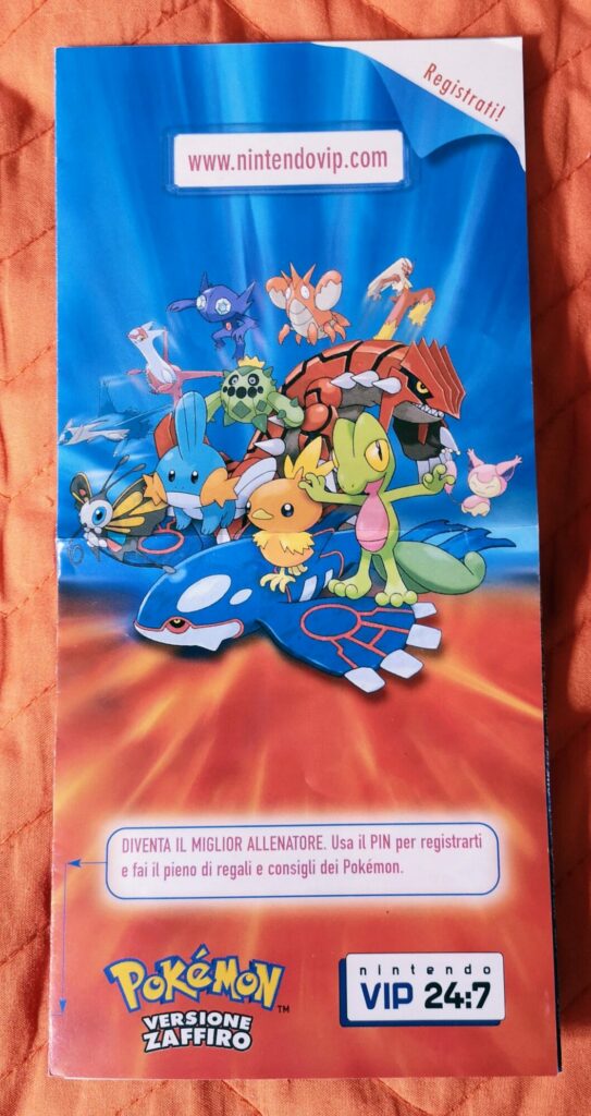 Pokémon Versione Zaffiro dettaglio cartaceo VIP Club
