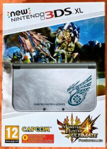 New Nintendo 3DS XL "Monster Hunter 4 Ultimate Edition", vista frontalmente