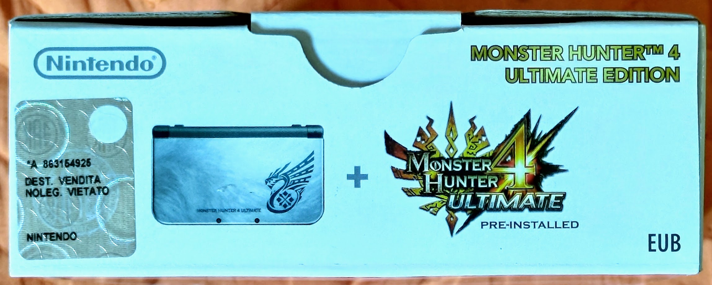 New Nintendo 3DS XL "Monster Hunter 4 Ultimate Edition", vista lato 2