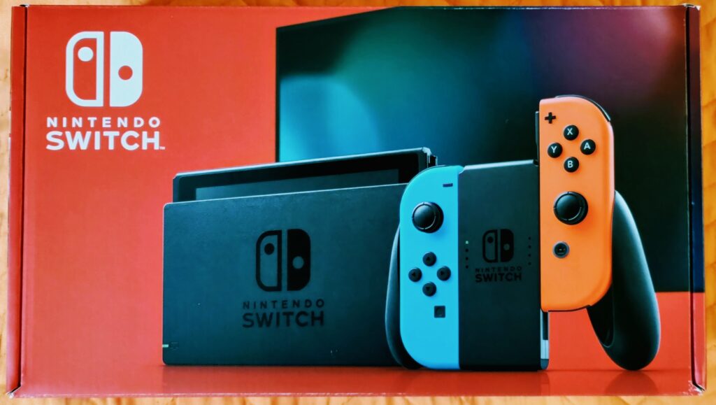 Nintendo Switch (revisione 2), confezione frontale